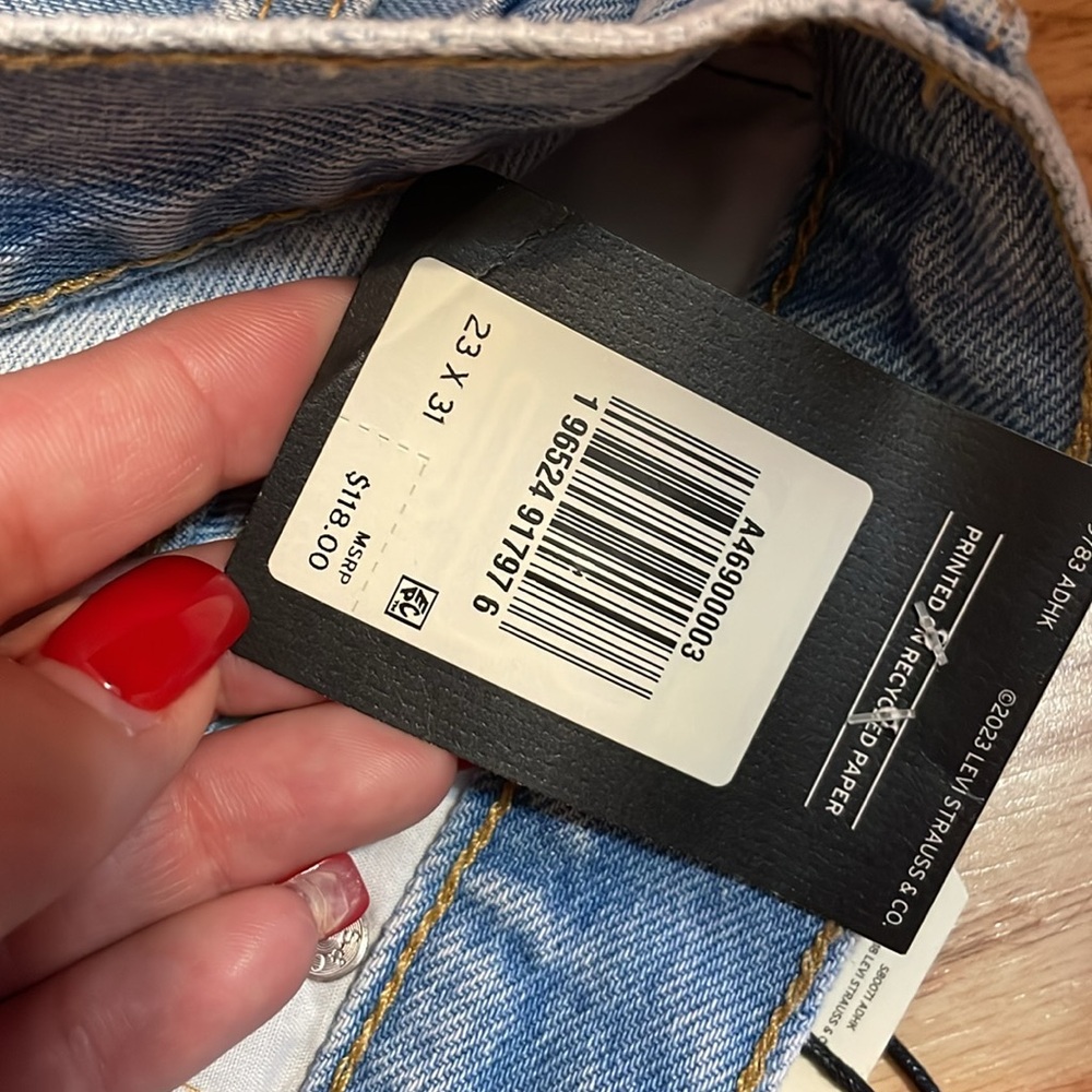 ❗️SOLD ❗️Levi's jeans - Picture 2 of 7